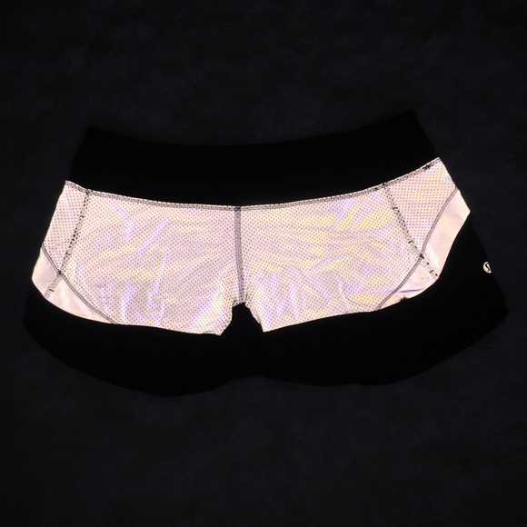 Lululemon reflective speed shorts - Picture 2 of 9